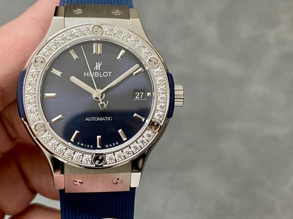 565.NX.7170.RX.1204 Hublot Classic Fusion Titanium Blue Diamonds