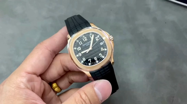 Replica Patek Philippe Aquanaut 5167R 001 40mm Mens Watch