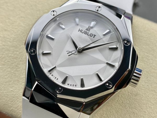 Hublot Classic Fusion 550.NS.2200.RW.ORL20 40 mm(white)