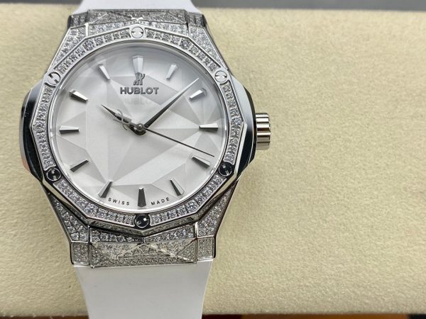 Hublot Classic Fusion 550.NS.2200.RW.1604.ORL20 40mm