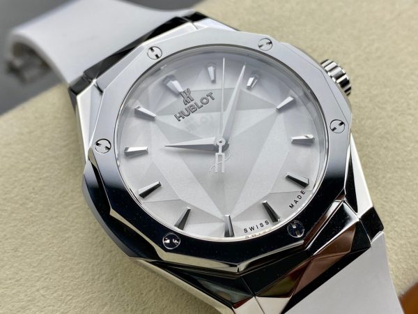 Hublot Classic Fusion 550.NS.2200.RW.ORL20 40 mm(white)