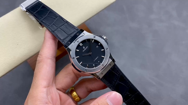 542.NX.1171.LR Hublot Classic Fusion Automatic Black(42mm)
