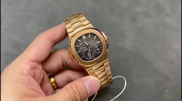 Replica Patek Philippe Nautilus 5712 1R 001 40mm Mens Watch