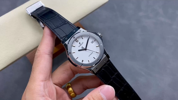 511.NX.2611.LR Hublot Classic Fusion Automatic(45mm)