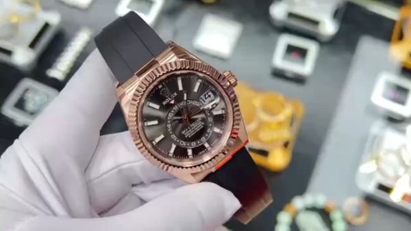 Rolex Sky Dweller 326235 42mm