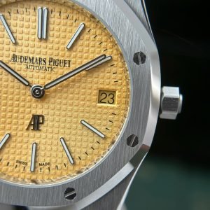 Audemars Piguet Royal Oak Jumbo Extra Thin 15202BC Salmon Dial Replica IPF 39mm