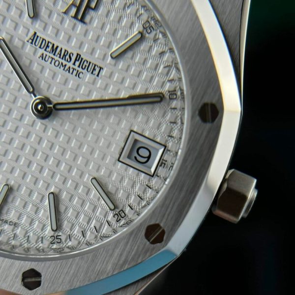 Audemars Piguet Royal Oak Jumbo Extra Thin 15202ST White Guilloche Dial Replica 39mm