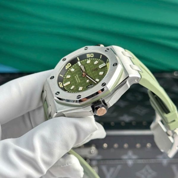Audemars Piguet Royal Oak Offshore Diver 15720ST Khaki Green Dial Rubber Best Replica APSF 42mm