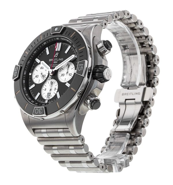 Super Chronomat B01 44
AB0136