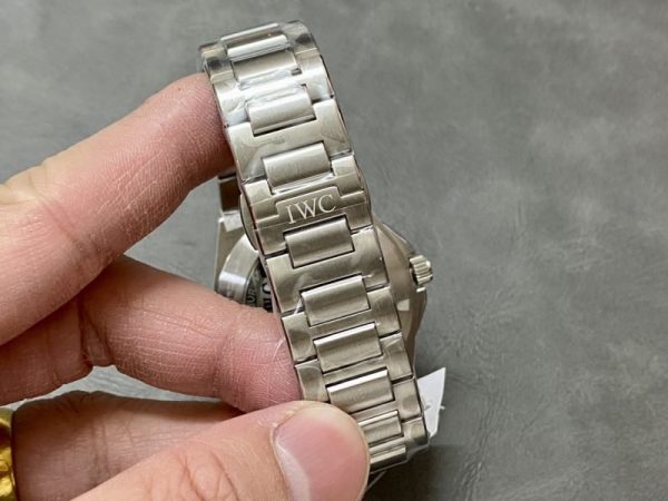 IWC Ingenieur Automatic IW328901 Black Dial 1:1 Best Replica V7 Factory 40mm