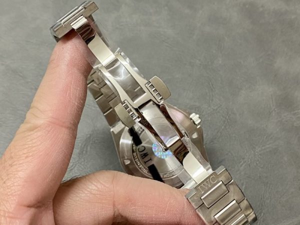 IWC Ingenieur Automatic IW328901 Black Dial 1:1 Best Replica V7 Factory 40mm