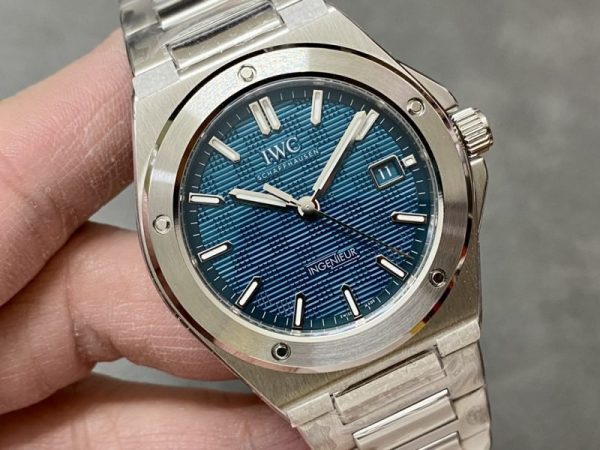 IWC Ingenieur Automatic IW328903 Green Dial 1:1 Best Replica V7 Factory 40mm