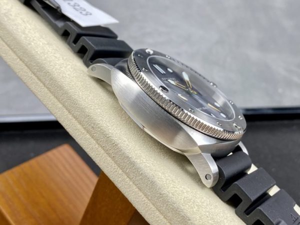 Panerai Submersible GMT Navy Seals PAM 1323 Grey Dial Rubber Strap Best Replica VSF 44mm