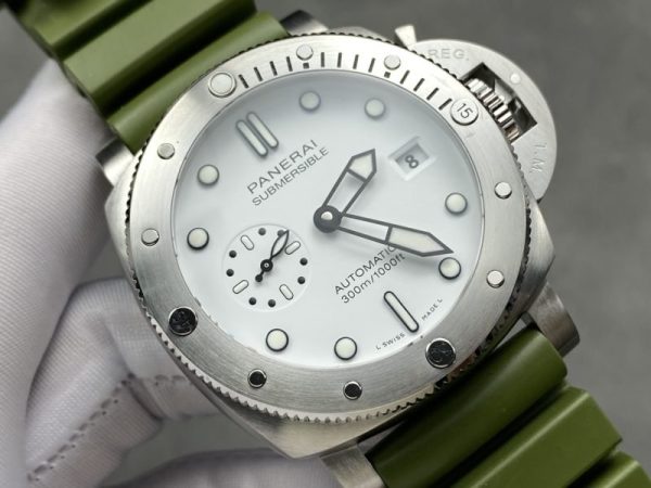 Panerai Submersible Quarantaquattro Bianco PAM1226 White Dial Green Rubber Strap 1:1 Best Replica VSF 44mm