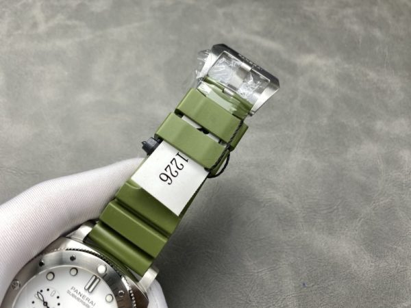 Panerai Submersible Quarantaquattro Bianco PAM1226 White Dial Green Rubber Strap 1:1 Best Replica VSF 44mm