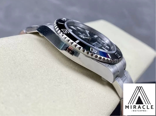 ROLEX-SUBMARINER DATE-ref.m124060-0001-Elite Clone-41mm-Replica Watch