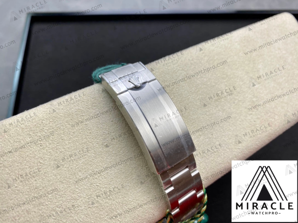 ROLEX-SUBMARINER-ref.M126610LV-0002-Elite Clone-41mm-Replica Watch