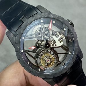 Roger Dubuis Excalibur Monotourbillon DBEX0577 Black Carbon Fiber 1:1 Best Replica BBR 42mm