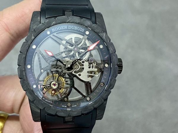 Roger Dubuis Excalibur Monotourbillon DBEX0577 Black Carbon Fiber 1:1 Best Replica BBR 42mm