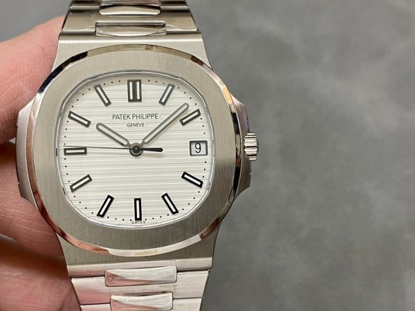Replica Patek Philippe Nautilus 5711 1A 011 White Dial 40mm Mens Watch