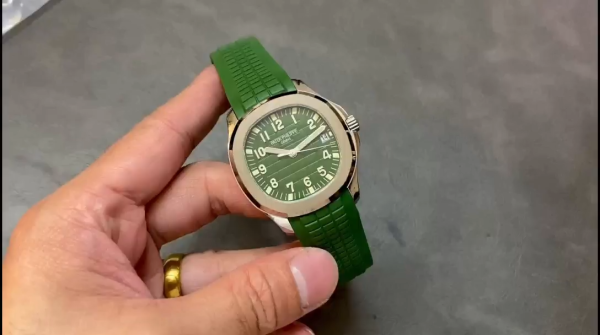Replica Patek Philippe Aquanaut 5168G 010 40mm Mens Watch(gold)