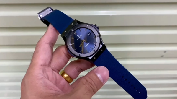 Hublot Classic Fusion 301.PB.131.RX 42mm Mens(silver)
